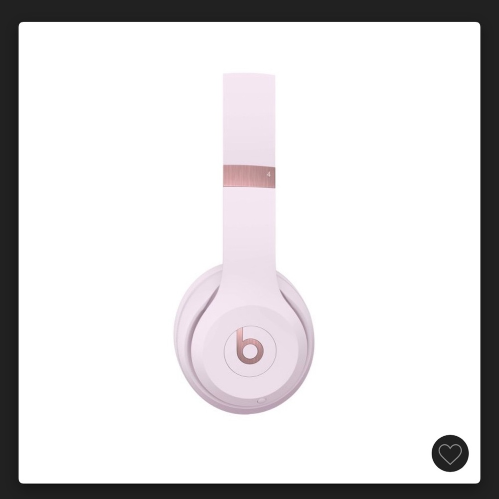 Cloud pink wirelesss beats headphones